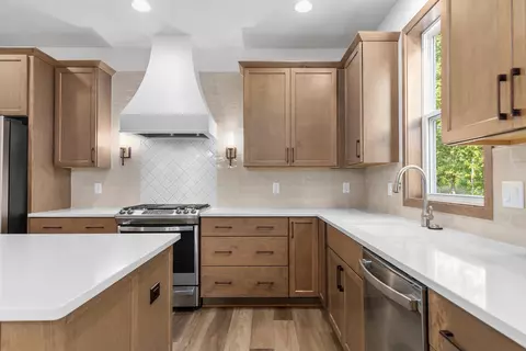Kitchen - 2956 E Aquamarine Ave, Appleton, WI 54913 photo 2 of 7
