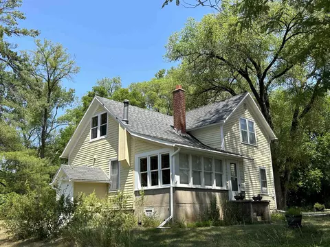 261 Canal St, Princeton, WI 54968