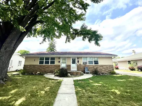 135 Buchanan St, Appleton, WI 54915