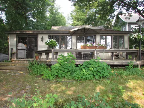 n2826 Rainbow Drive, Waupaca, WI 54981
