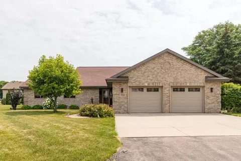 w2619 Ruby Court, Appleton, WI 54915