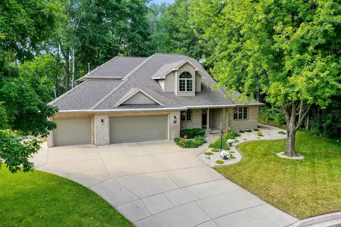 2878 Branberry Ct, Green Bay, WI 54313