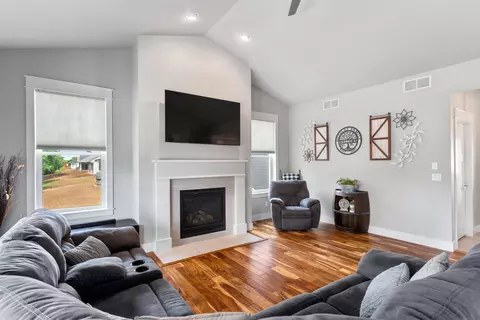 w6549 Ethan Drive, Appleton, WI 54915 photo 3