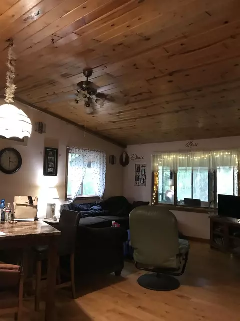 n9125 Deep Woods Lane, Gresham, WI 54128 photo 4
