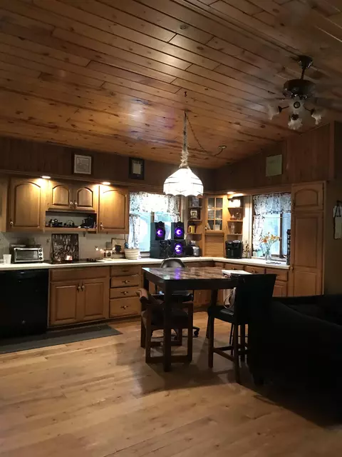 n9125 Deep Woods Lane, Gresham, WI 54128 photo 6