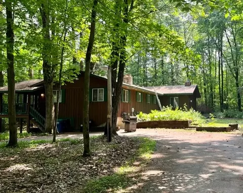 n9125 Deep Woods Lane, Gresham, WI 54128