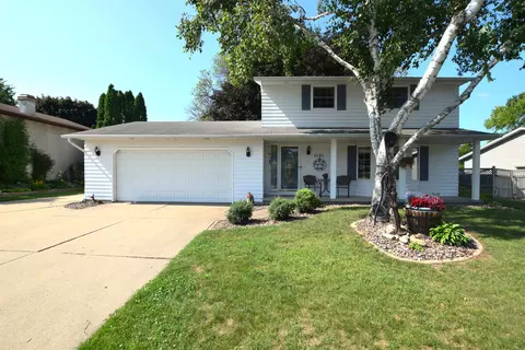 1131 Schauer Ln, Green Bay, WI 54304
