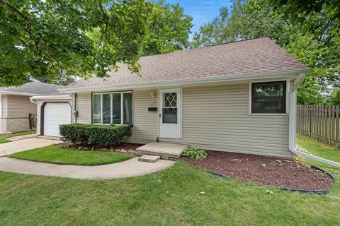 1016 Tommark St, Green Bay, WI 54304