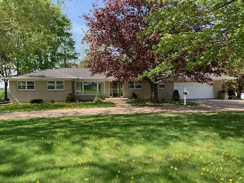 n5093 State Road 22 110, Manawa, WI 54949
