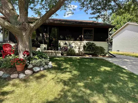 1511 Fairlawn Ave, North Fond Du Lac, WI 54937