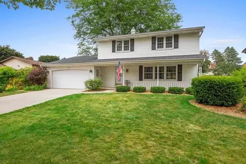529 Edelweiss Dr, Green Bay, WI 54302