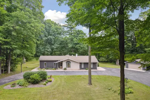 2109 Sylvan Ct, Green Bay, WI 54313