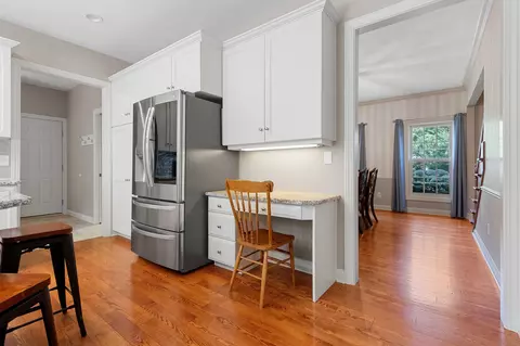 213 E Castlebury Ln, Appleton, WI 54913 photo 9
