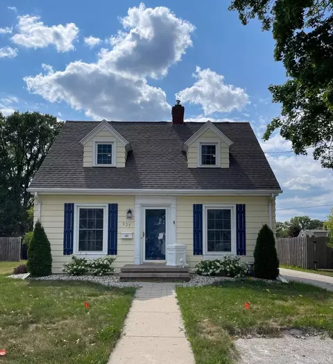 637 Chestnut St, Neenah, WI 54956