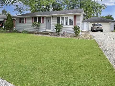 2317 Joan Ct, Kaukauna, WI 54130