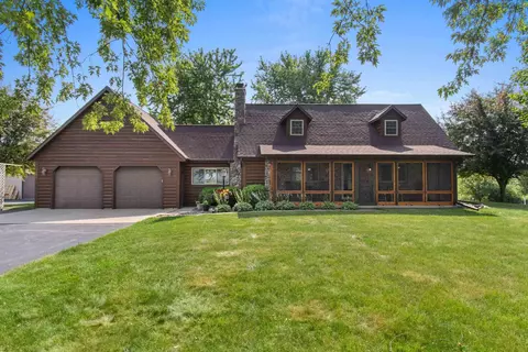 1290 S Pine Tree Rd, De Pere, WI 54115