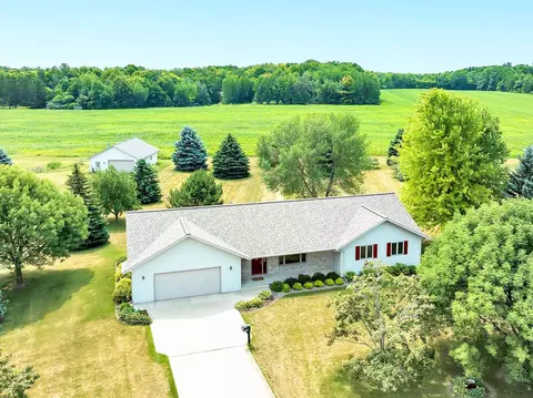 5844 Clover Valley Dr, New Franken, WI 54229