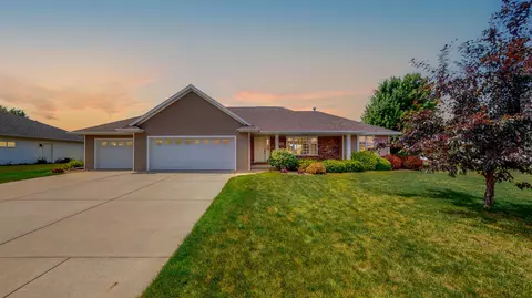 1426 Honor Way, De Pere, WI 54115