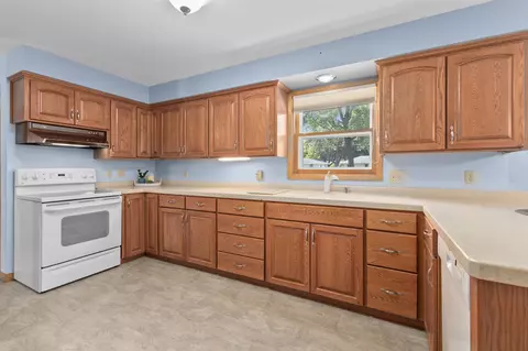2515 S Greenview St, Appleton, WI 54915 photo 11