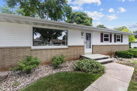 2515 S Greenview St, Appleton, WI 54915 photo 2