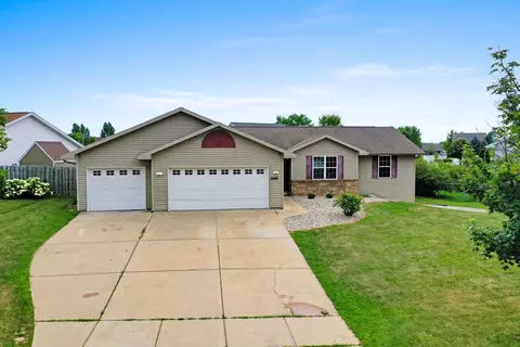 3698 Wildcat Trl, New Franken, WI 54229