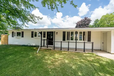 16 N Linden Ln, Appleton, WI 54915