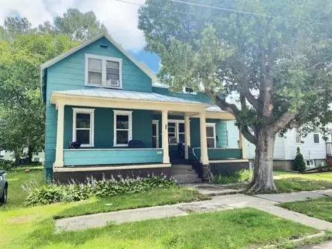 1816 11th St, Menominee, MI 49858