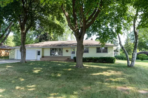 610 W Sunset Ave, Appleton, WI 54911 photo 2