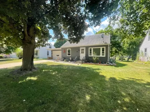 1046 Metomen St, Ripon, WI 54971 photo 2