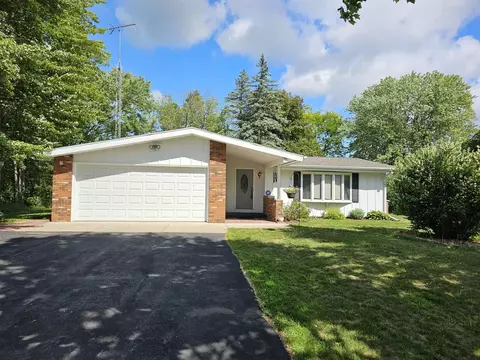 n3110 Nelson Drive, Waupaca, WI 54981