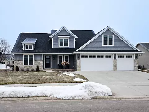 w5560 Hoelzel Way, Appleton, WI 54915