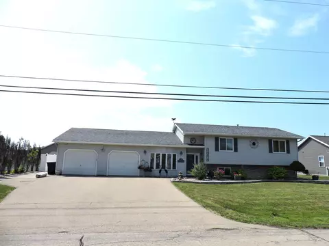 740 E Scott St, Omro, WI 54963 photo 8