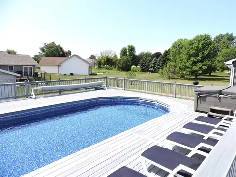 740 E Scott St, Omro, WI 54963 photo 7