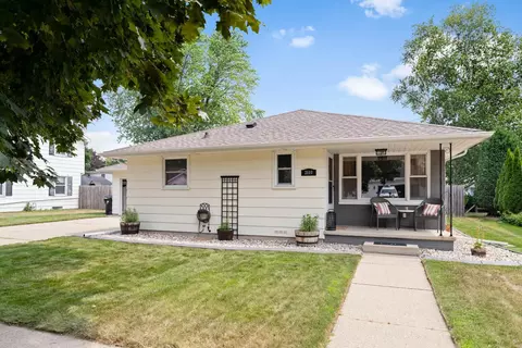 2600 N Hillwood Ct, Appleton, WI 54911