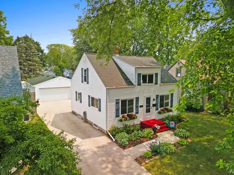 2104 N Superior St, Appleton, WI 54911
