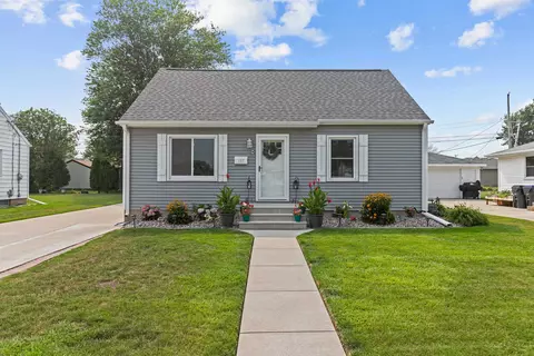 137 Richard Ave, Neenah, WI 54956