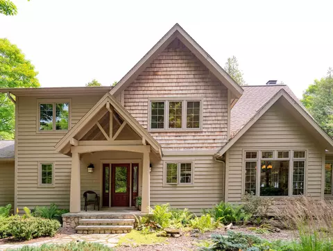 5520 Schauer Rd, Sturgeon Bay, WI 54235