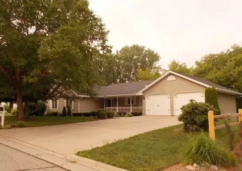 433 N 17th Dr, Sturgeon Bay, WI 54235