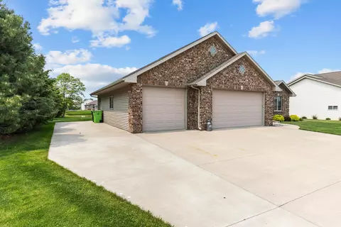n9107 Hedgerow Drive, Appleton, WI 54915 photo 2