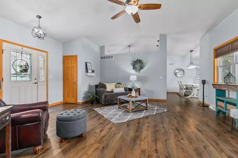 w5918 Sweet William Drive, Appleton, WI 54915 photo 4