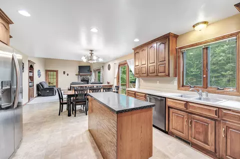3537 Briar Ct, Abrams, WI 54101 photo 4