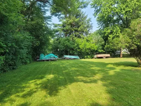 430 E State St, Iola, WI 54945 photo 4