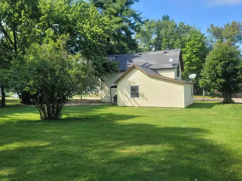 430 E State St, Iola, WI 54945 photo 9