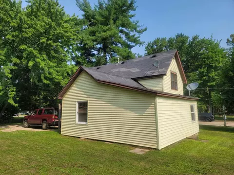 430 E State St, Iola, WI 54945 photo 7