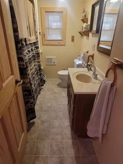 430 E State St, Iola, WI 54945 photo 22