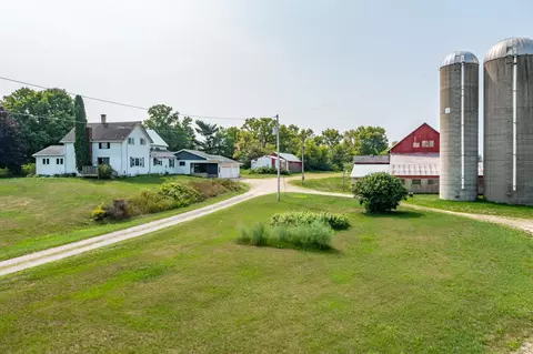 e7051 Little Creek Road, Manawa, WI 54949