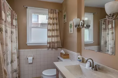 511 S State St, Appleton, WI 54911 photo 12