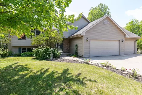 4105 Westview Ln, Oshkosh, WI 54904