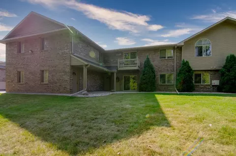 3321 N Casaloma Dr #63, Appleton, WI 54913