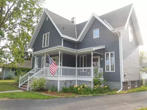 405 Superior Ave, Oconto, WI 54153